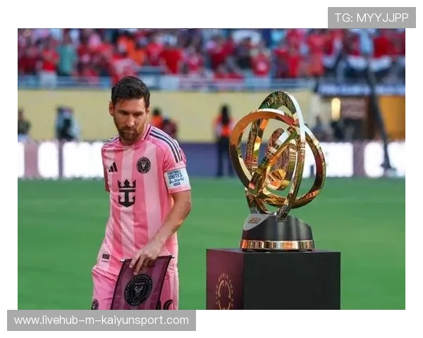 梅西任意球贴网入死角，迈阿密国际领先，梅西mk